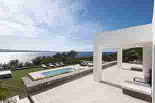 Frontline Minimalistische Villa In Cap Negret