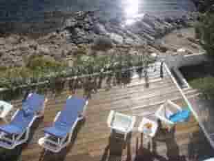 Charming Villa dirkt am Meer in Ibiza zu verkaufen