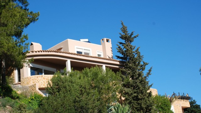 Villa mit atemberaubenden Ausblick auf das Meer und Ibiza