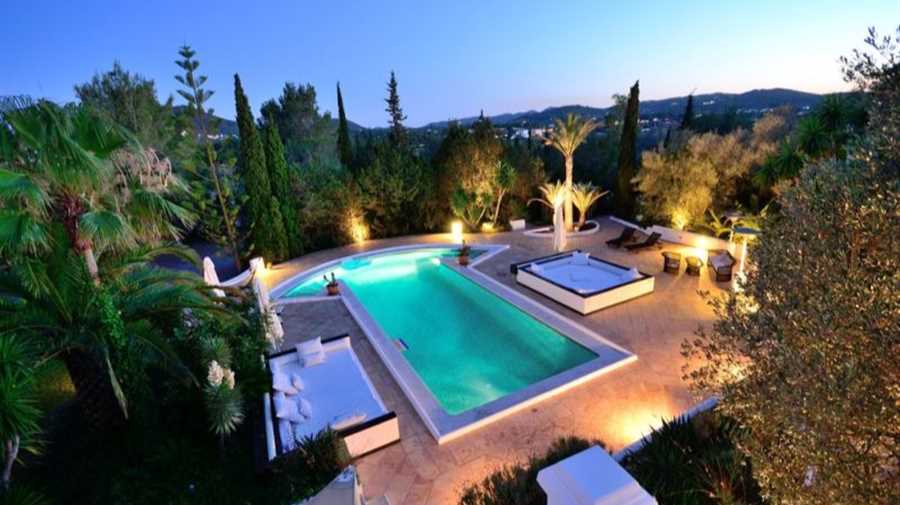 Komplett renovierte luxue Villa im mediterranen Stil zum Verkauf