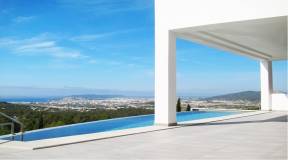Luxusvilla mit Panorama-Blick auf das Meer und Dalt Vila