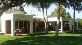 Villa mit Privatsphäre und Meerblick in Sa Caleta Cala Jondal