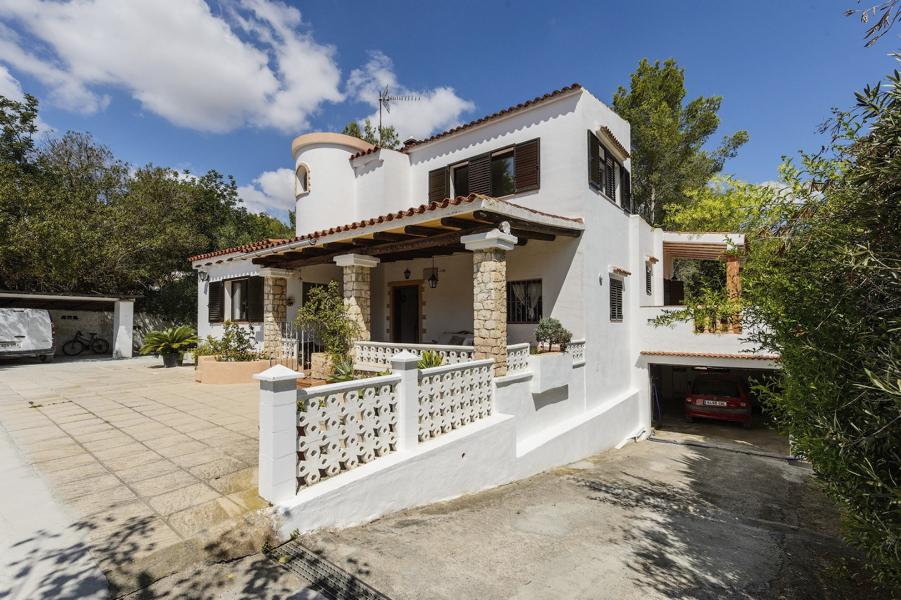 Villa mit viel Charme zu verkaufen in ruhiger Lage und viel Ruhe in Ibiza