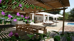 Schöne Villa in Cala Jondal in der Nähe zum Strand