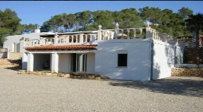 Sehr gepflegtes Haus 5 Schlafzimmern in Cala Conta Ibiza mit Meerblick