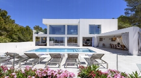 Große moderne Villa in Cap Martinet zum Verkauf