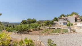 Mediterrane Finca auf Ibiza mit Meerblick zu verkaufen bei Cala Vadella