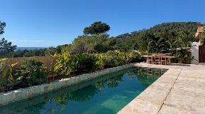 Schöne 4 Schlafzimmer Villa zum Verkauf mit Blick auf Es Vedra, Ibiza