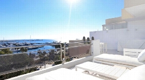 Luxus Penthouse vor der Marina in Ibiza