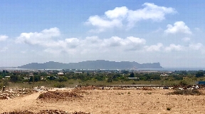 Grundstück mit Aussicht in der Nähe von Sa Caleta mit 18.000 m2 und Baugenehmigung