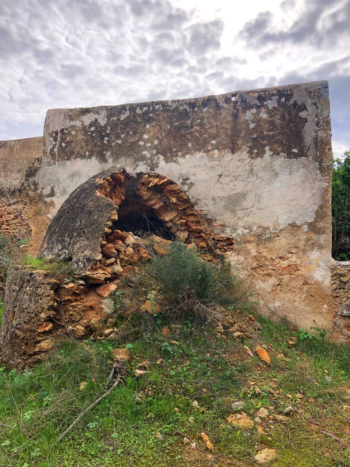 Ruine und großes Land von 72.000m2 in San Agustin zu verkaufen