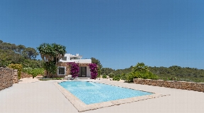 Traumvilla auf Ibiza mit fantastischem Meerblick zu verkaufen