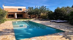 Villa mit Pool in Can Nebot