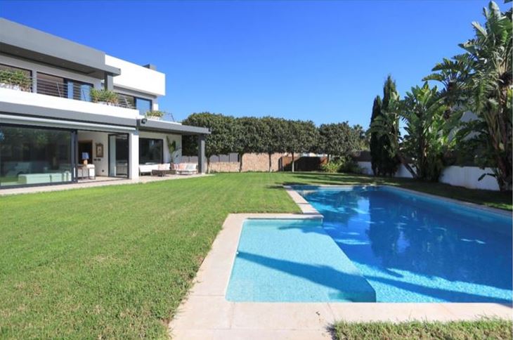 Fantastische moderne Villa in der Nähe der Stadt Ibiza