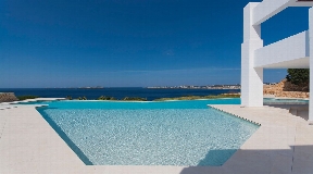 Luxus Anwesen mit Panoramablick aufs Meer zum Verkauf