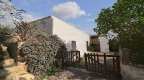 Ursprüngliches Bauernhaus in unberührter Natur in der Nähe von San Lorenzo