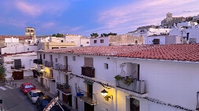 Fantastische Maisonette-Wohnung von 150m2 in der ersten Linie des Hafens von Ibiza