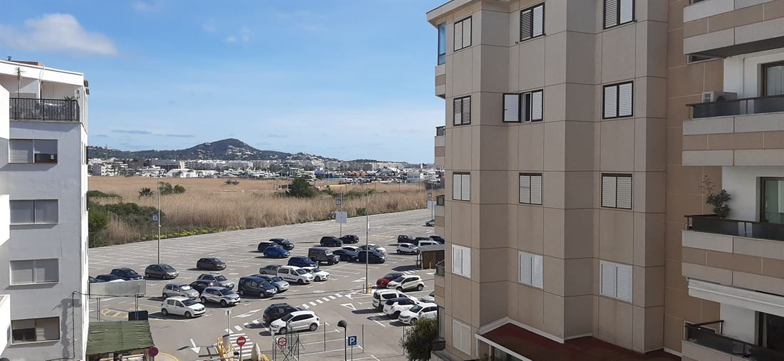 Wohnung im Zentrum von Ibiza von 115m2 und verfügt über 2 Parkplätze
