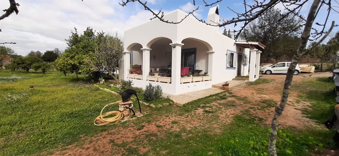 Landhaus mit 2760m2 Grundstück und Haus von 110m2 zum Verkauf in der Nähe von Ibiza