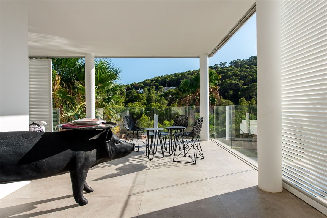 Moderne Familienvilla mit Meerblick und Gästehaus nahe Cala Carbo