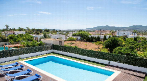 Moderne Villa in zentraler Lage nahe Talamanca Beach und Ibiza-Stadt