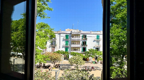 Tolle Wohnung, die kürzlich im Paseo Vara de Rey von Ibiza renoviert wurde