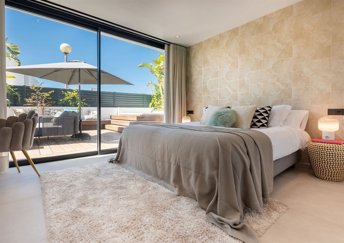 Moderne Villa mit 6 Schlafzimmern in einer der begehrtesten Lagen auf Ibiza