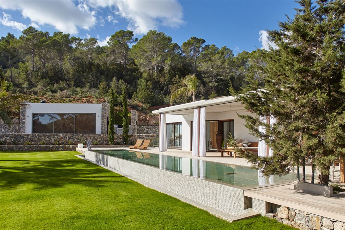 Neu eingerichtete und wunderschön gestaltete Villa in der Nähe von Cala Jondal