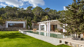 Neu eingerichtete und wunderschön gestaltete Villa in der Nähe von Cala Jondal