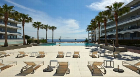 Wunderschöne Wohnung mit fantastischem Meerblick in Royal Beach, Ibiza zu verkaufen