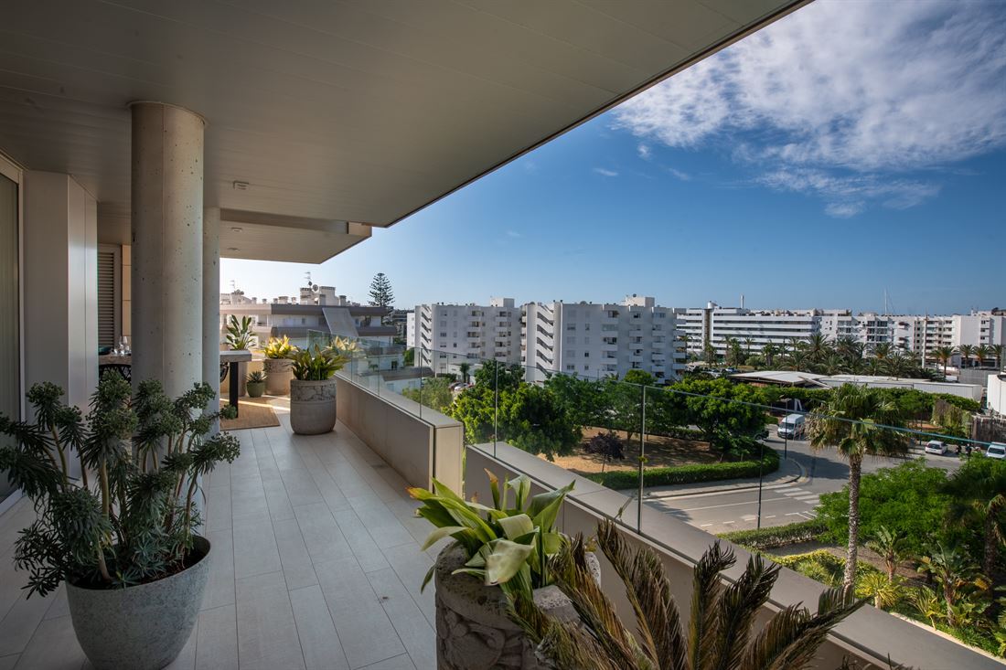 Apartment mit drei Schlafzimmern und Blick auf Dalt Vila in Marina Botafoc