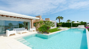 Schöne 5 Schlafzimmer Villa zum Verkauf in Cala Conta - Ibiza
