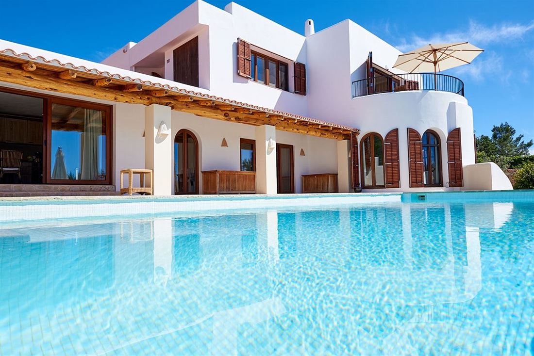 Mediterrane Villa in den Hügeln zwischen San Jose und Cala Tarida mit wunderschönem Blick auf die Westküste