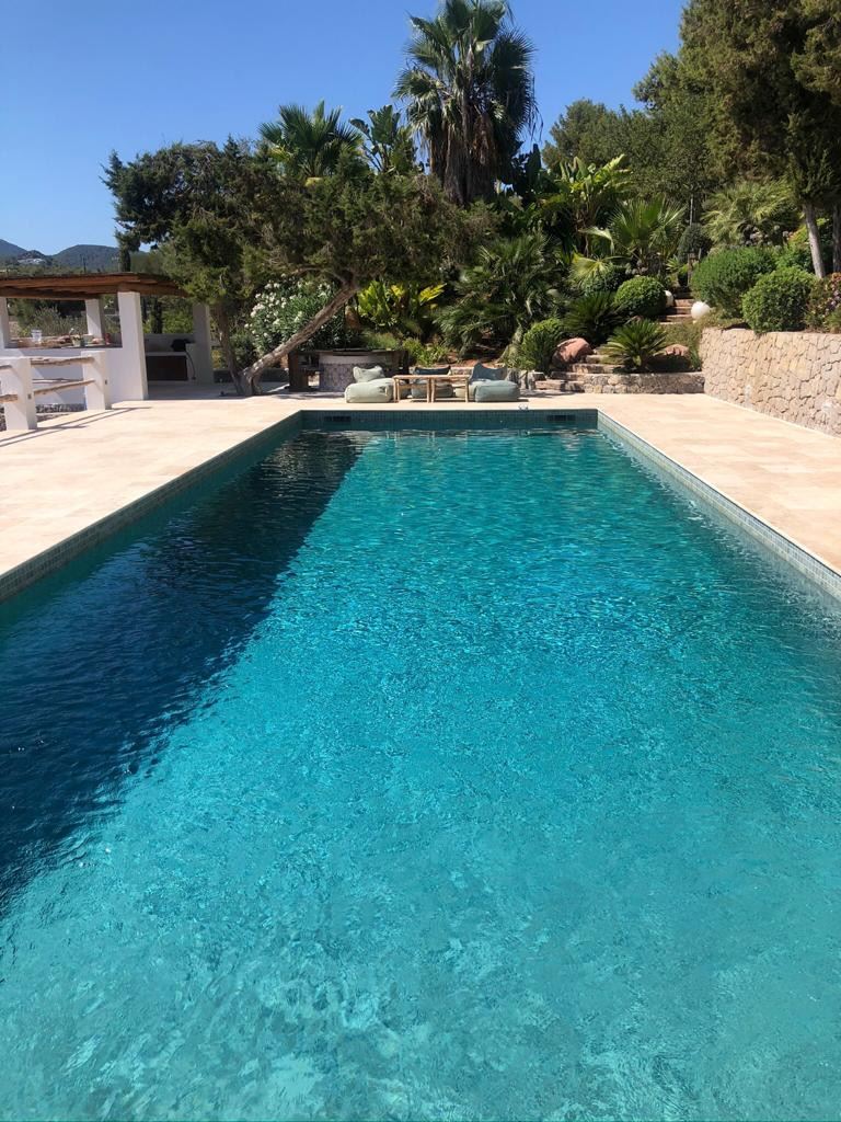 Wunderschöne Villa in Cala Jondal mit herrlichem Meerblick und nur wenige Gehminuten vom Blue Marlin entfernt