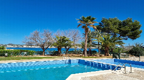Stilvolles Apartment direkt am Strand, nur wenige Schritte vom Meer entfernt, an der Westküste Ibizas